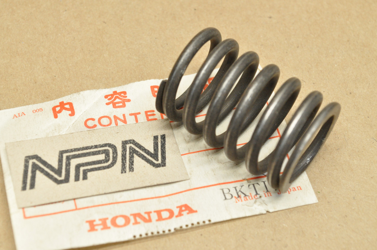 NOS Honda CA72 CA77 Outer Valve Spring 14751-259-010