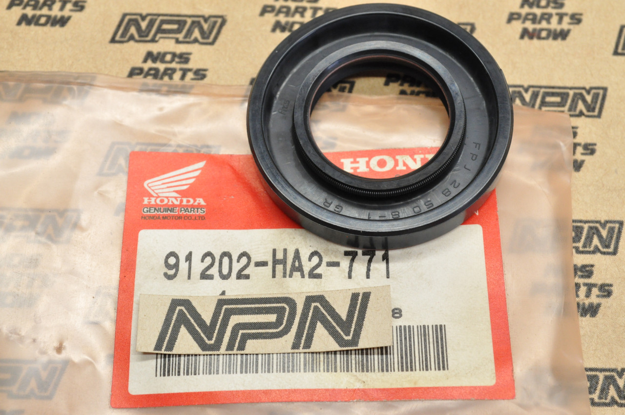 NOS Honda ATC250 R CR250 R TRX250 R Right Crank Case Oil Seal 91202-HA2-771
