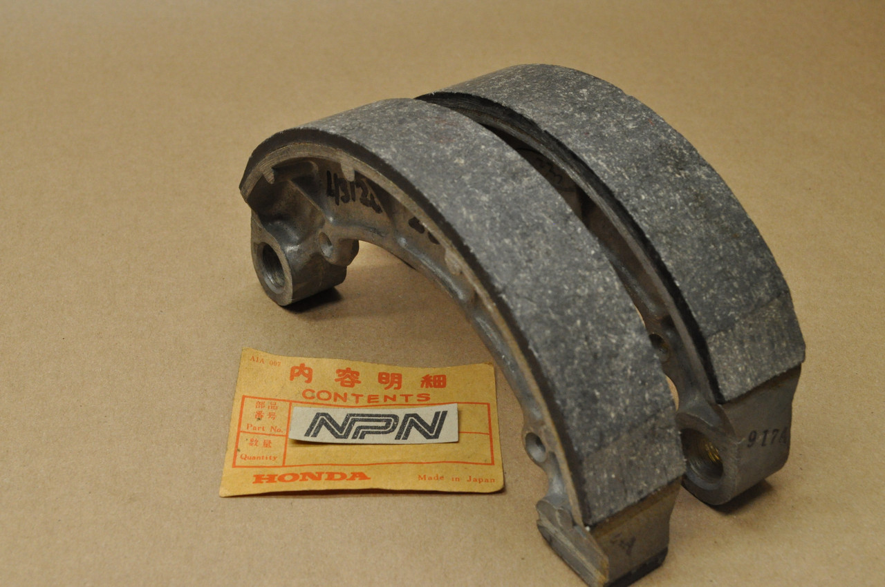 NOS Honda CA175 CL125 A SS125 A Rear Brake Shoe Pad Set 43120-230-000