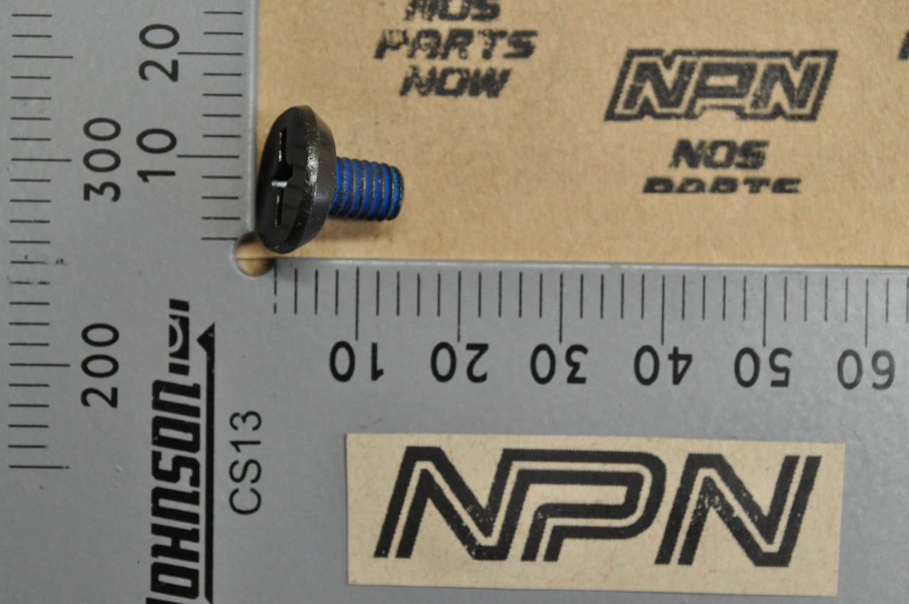 NOS Honda 1986-88 TRX200 SX Fourtrax Splash Mud Guard Screw 90102-HB3-004