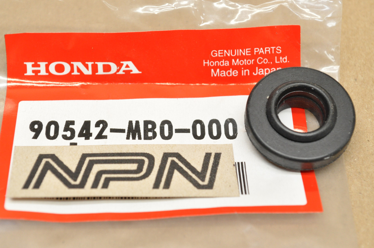 NOS Honda GL1200 GL1500 VF1100 VF750 VT500 VT750 XL600 Rubber 90542-MB0-000
