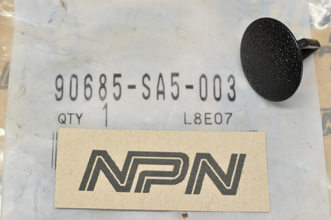 NOS Honda TRX250 TRX300 TRX90 VFR750 Cover Clip 90685-SA5-003