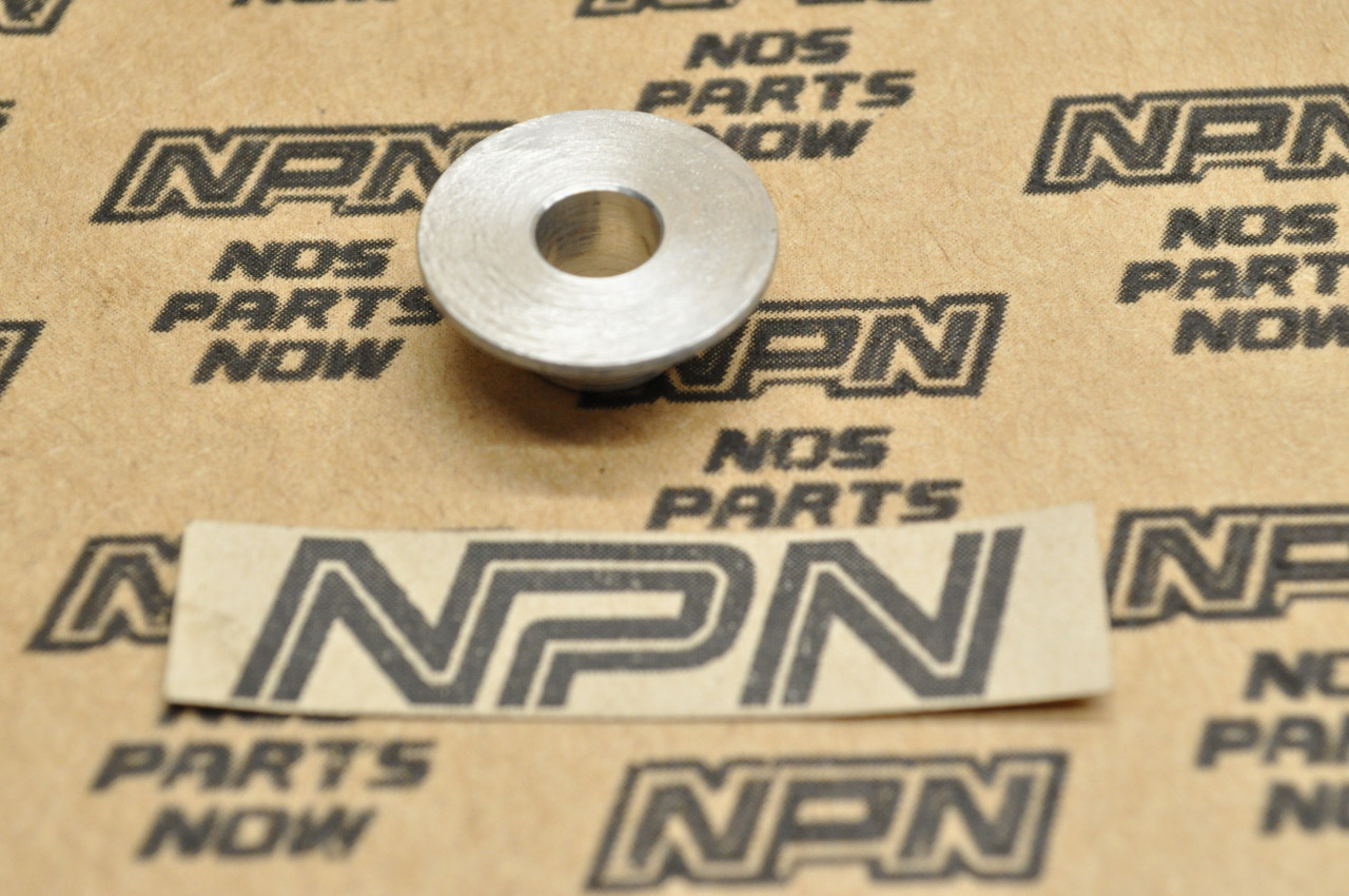 NOS Honda 1998-99 CR125 R 1997-99 CR250 R Side Cover Collar 90502-KZ3-B00