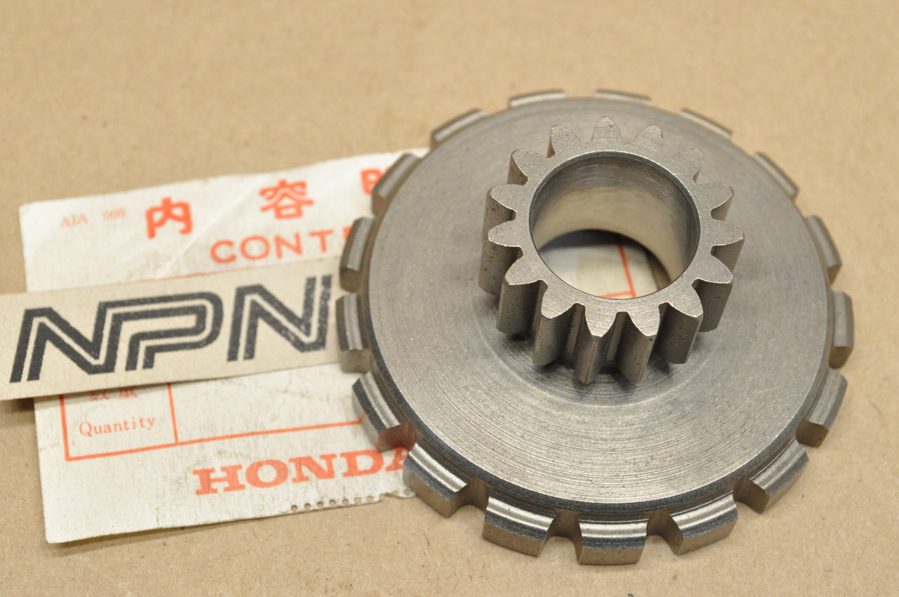 NOS Honda C110 CA110 Clutch Drive Gear 23111-011-000