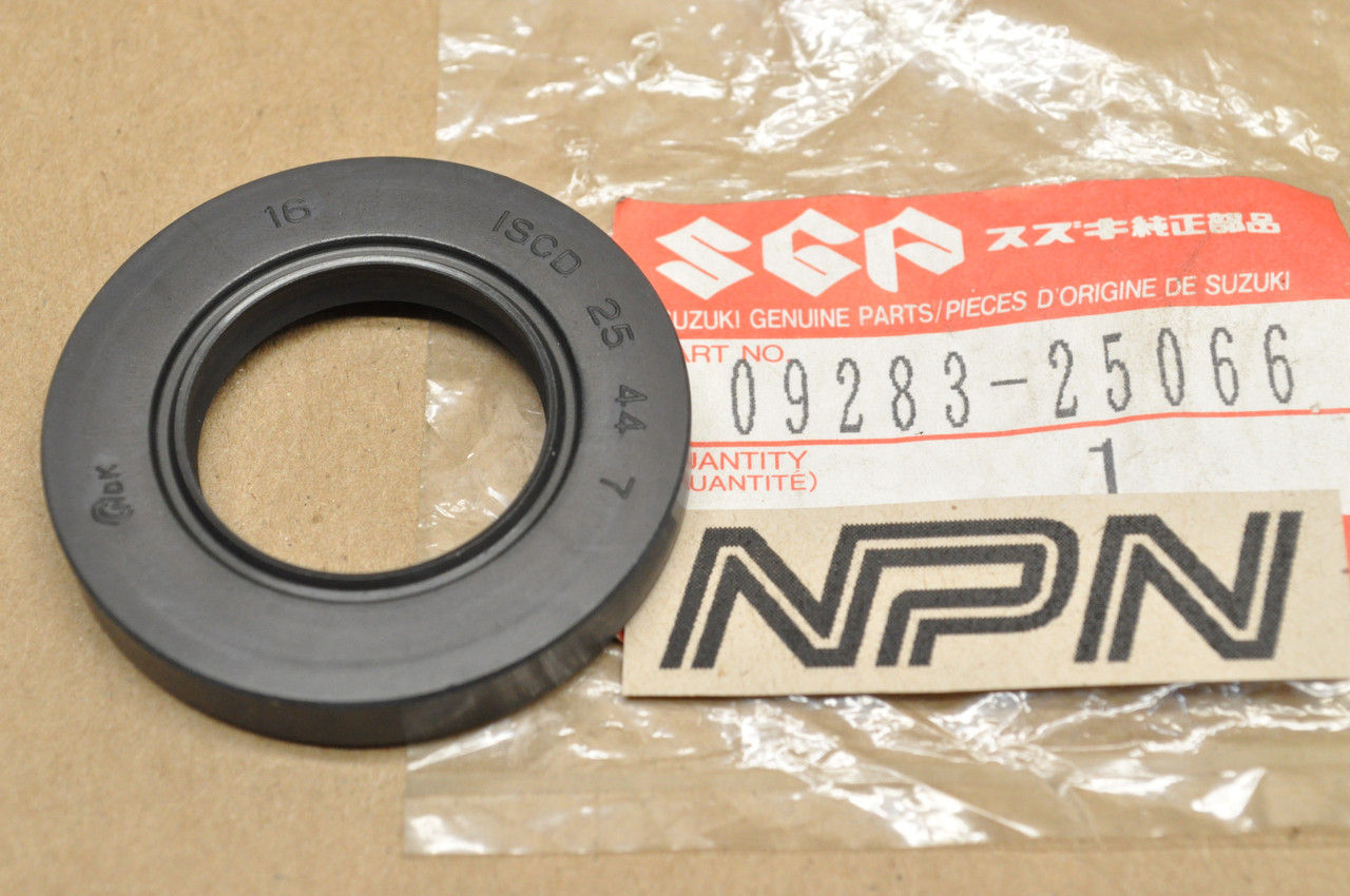 NOS Suzuki DS100 DS125 PE175 RM125 RS175 TC125 TS125 TS185 Oil Seal 09283-25066