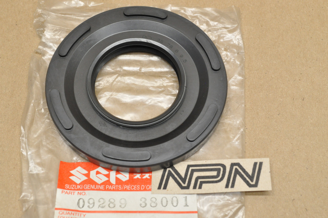 NOS Suzuki 1972-77 GT750 Crank Shaft Oil Seal 09289-38001