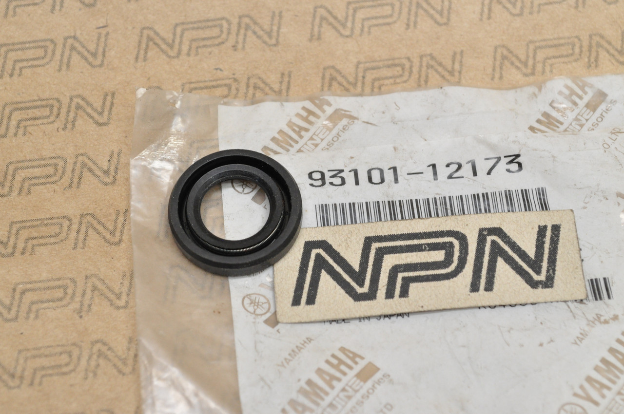 NOS Yamaha RT100 TTR125 YFM660 YFS200 YZ125 YZ80 Oil Seal 93101-12173