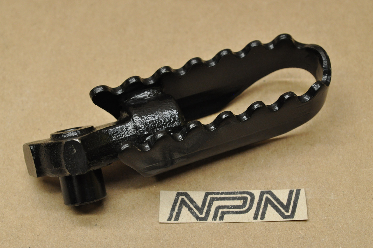 NOS Honda MR175 MT125 MT250 XL175 XL250 Z50 Right Foot Peg Step 50616-130-670