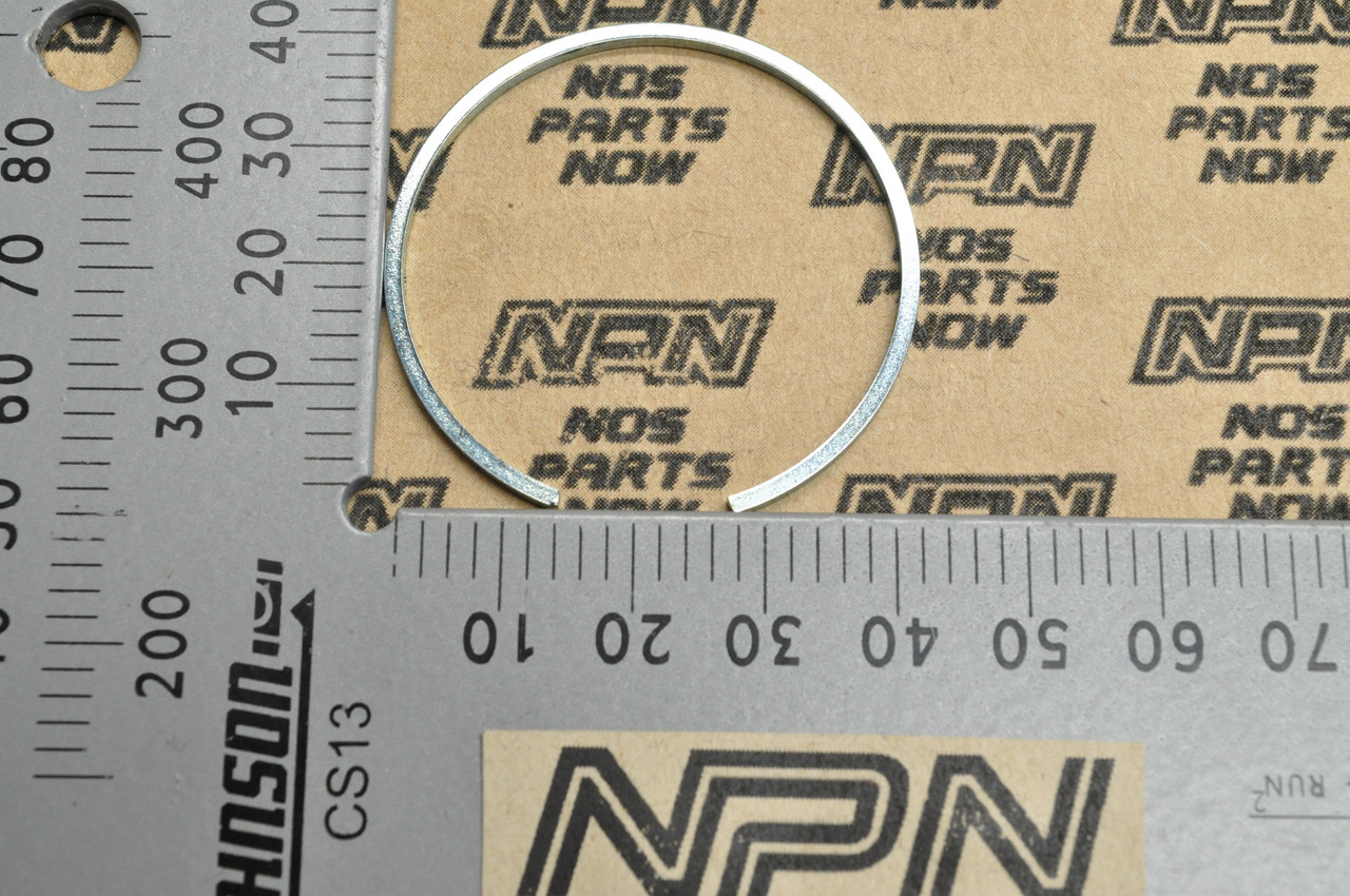 NOS Honda CR125 CR250 CR480 CR500 XR200 XR500 Shock Stopper Ring 52435-MA0-771