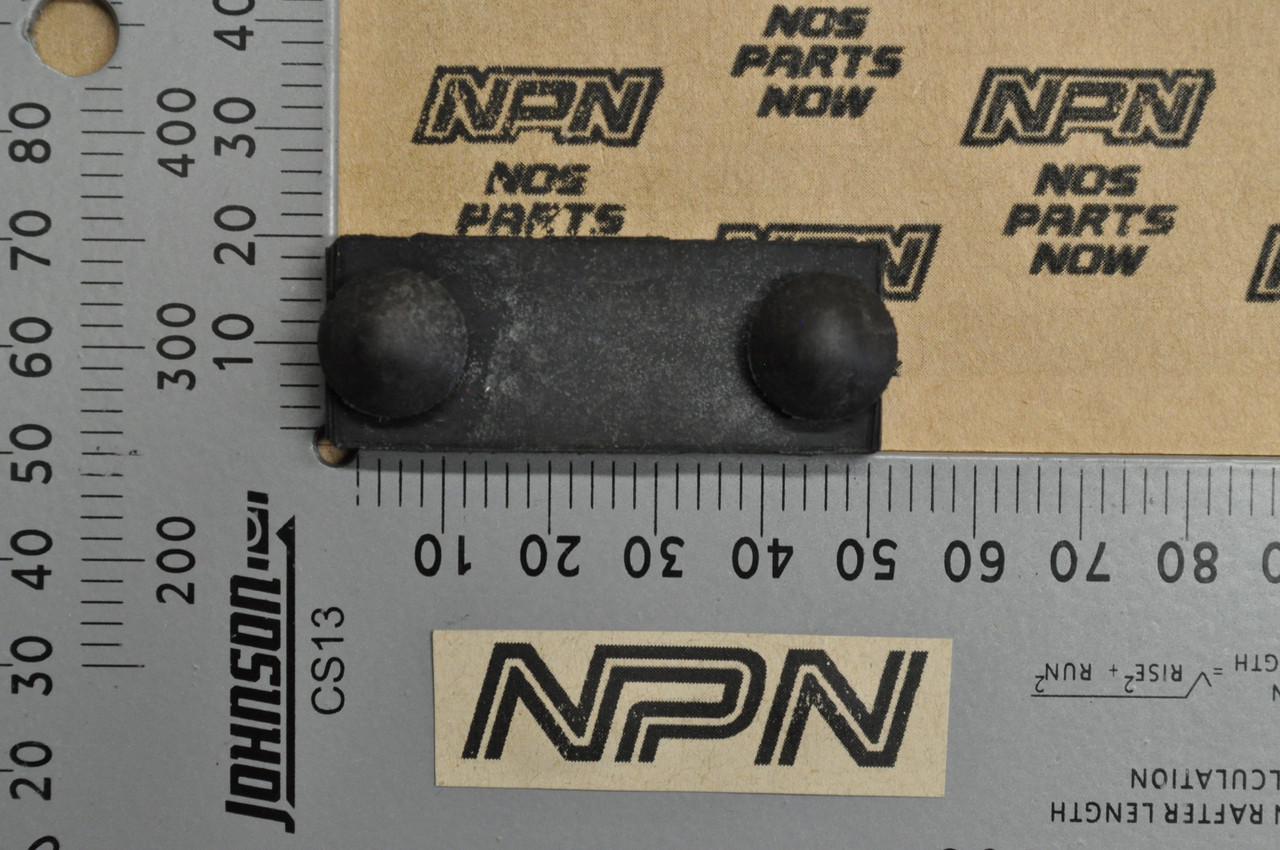 NOS Honda CB350 CB750 CL360 GL1200 SL350 XL500 XR100 Seat Rubber 77204-312-000
