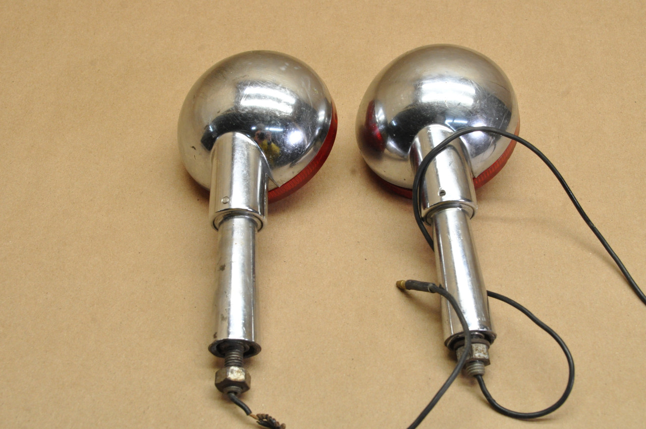 Vintage Used OEM Yamaha DT125 XS500 XS650 XS750 Red Turn Signal 444-83340-71-93