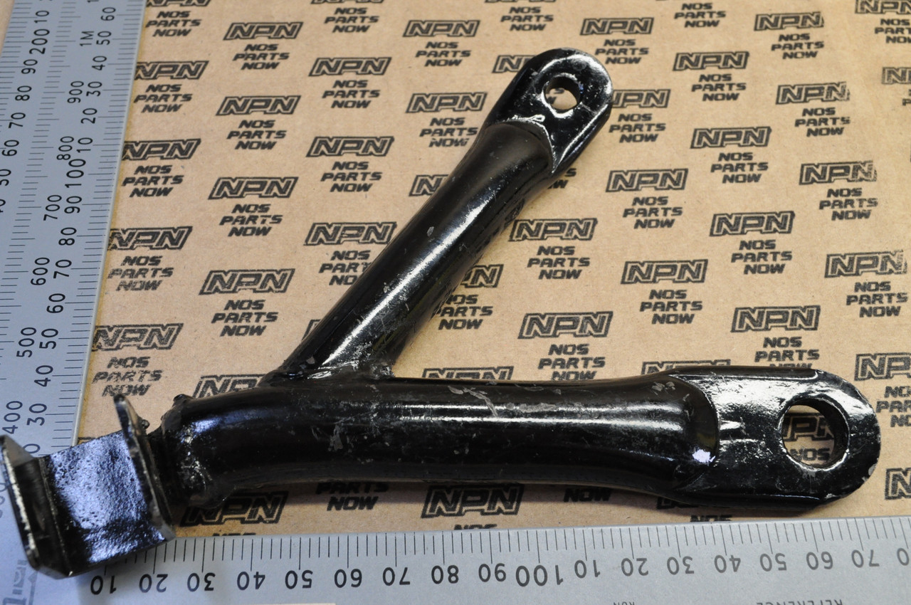 NOS Honda CL160 Left Foot Peg Arm Mount Bracket 50721-223-000 B