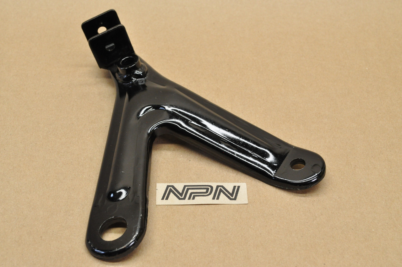 NOS Honda CB160 CL160 Left Foot Peg Rest Step Mount Bracket Arm 50721-216-000