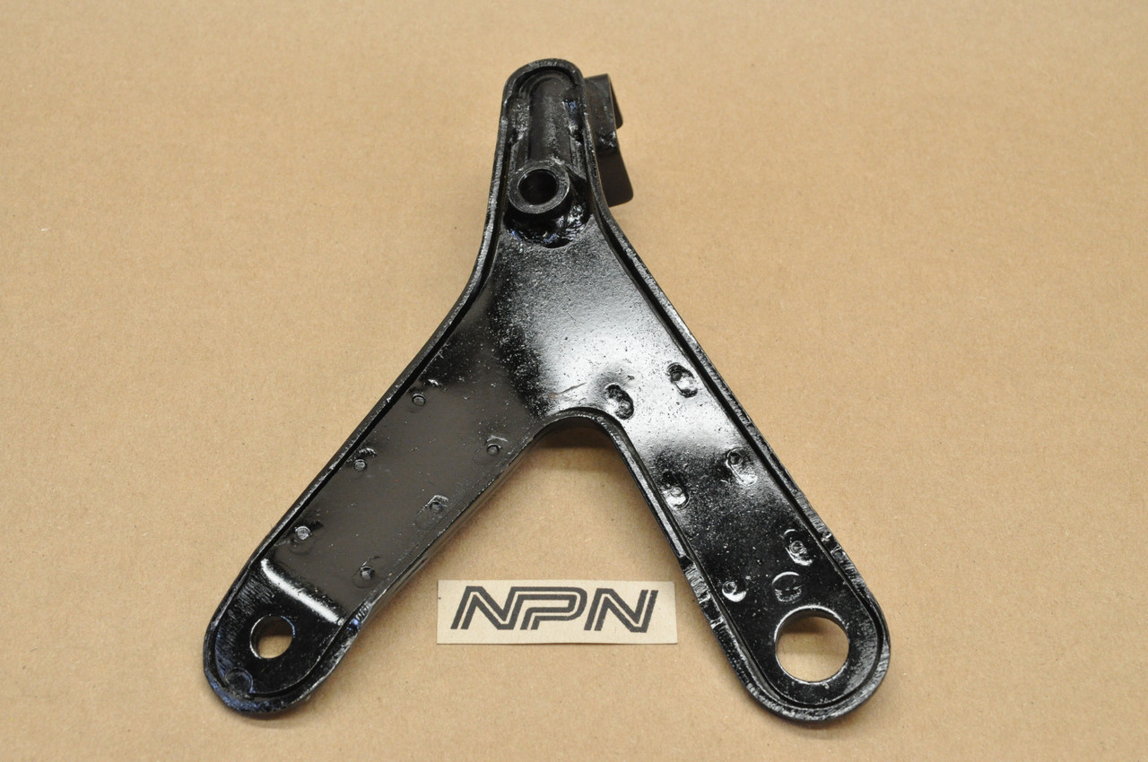 NOS Honda CB160 CL160 Left Foot Peg Rest Step Mount Bracket Arm 50721-216-000