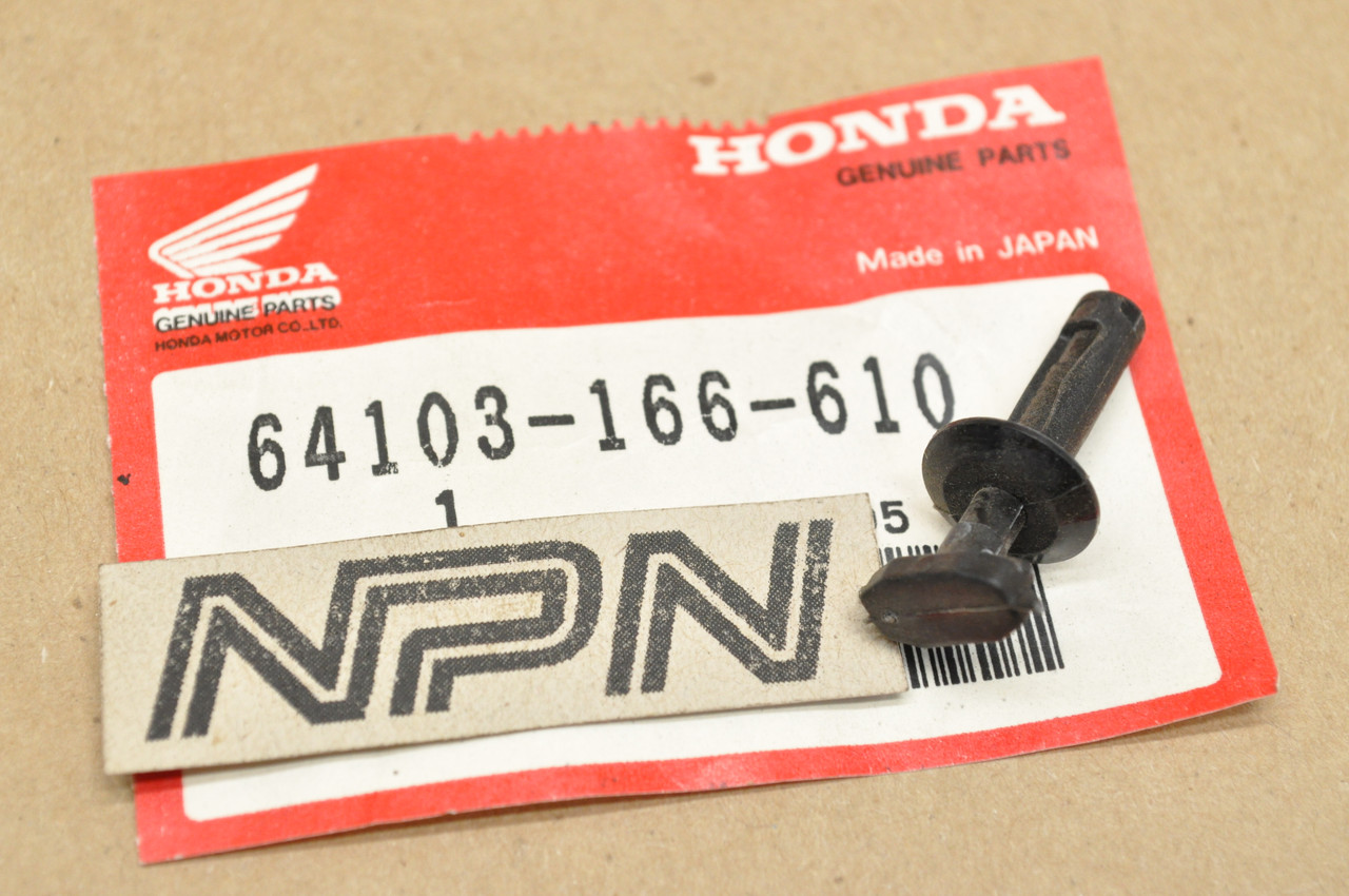 NOS Honda CH150 CH80 Elite Handlebar Cover Plastic Lock 64103-166-610