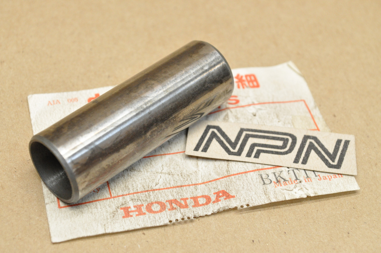 NOS Honda NT650 PC800 VF1000 VF1100 VT700 VT750 VT800 Piston Pin 13111-ME9-000