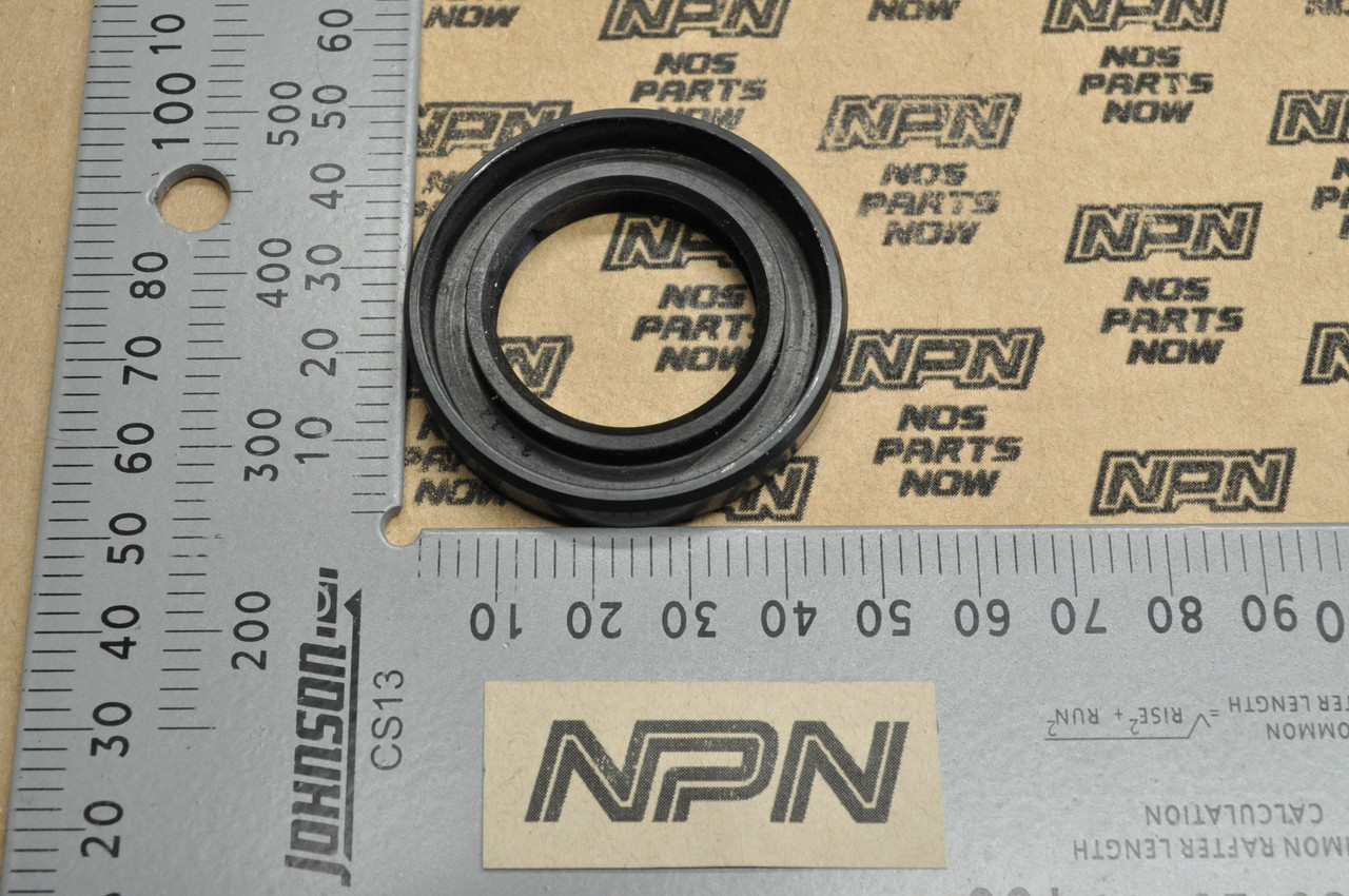 NOS Honda CA95 CB92 Rear Wheel Oil Seal 29x47x8 91253-200-000