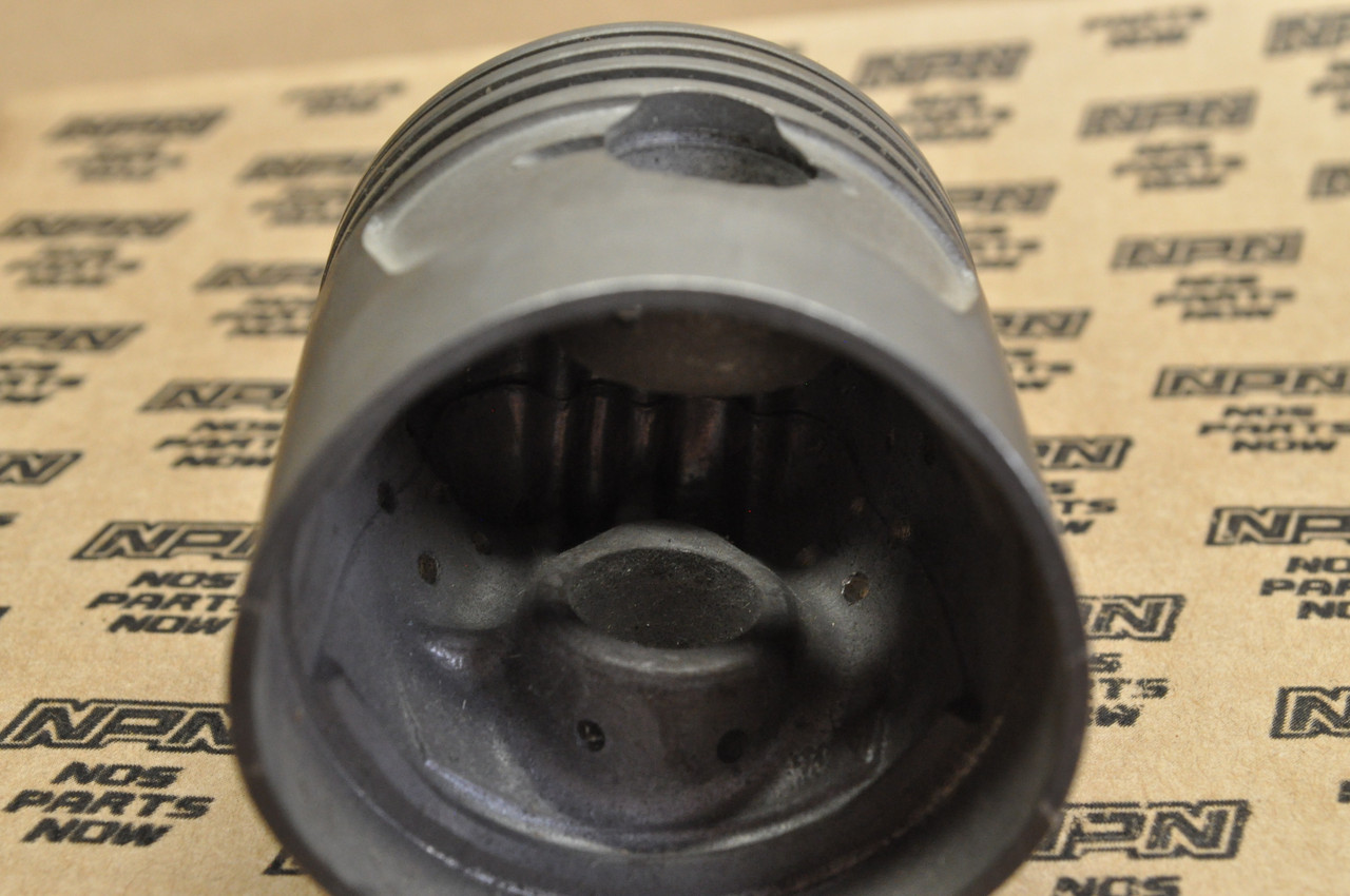 NOS Honda CA72 Piston .75 Oversize 13104-259-000