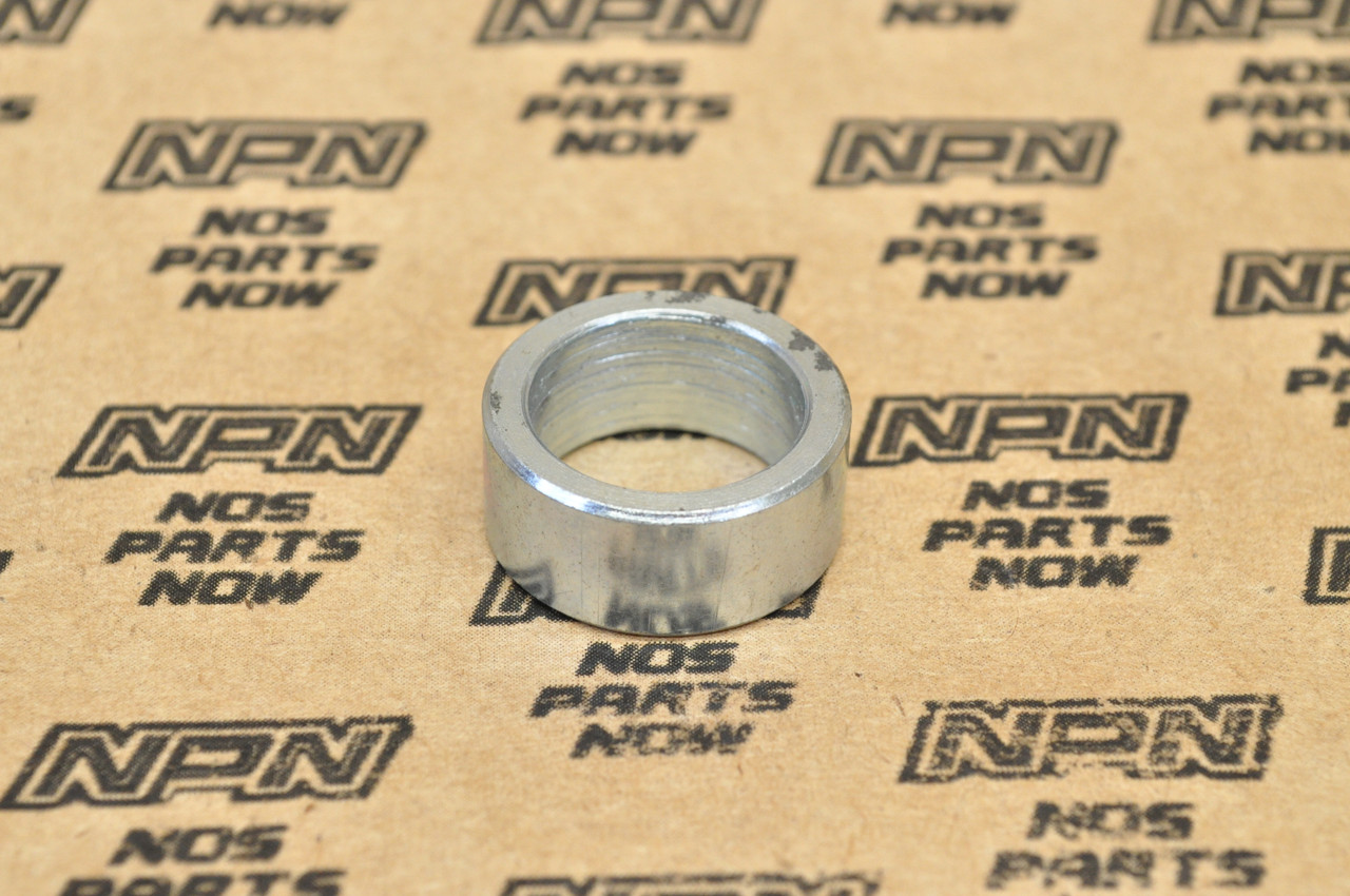 NOS Honda C100 C102 C105 T C110 Rear Axle Sleeve Collar 42304-001-010