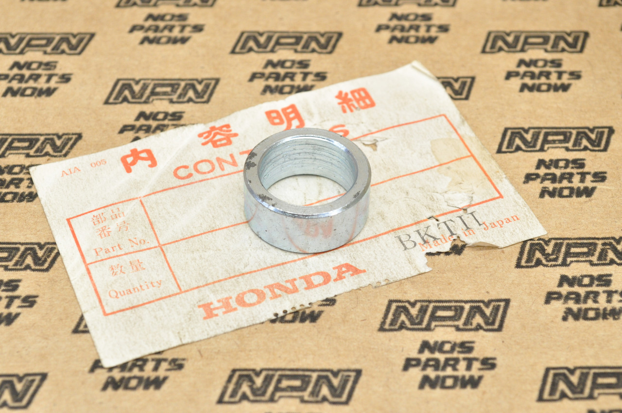 NOS Honda C100 C102 C105 T C110 Rear Axle Sleeve Collar 42304-001-010