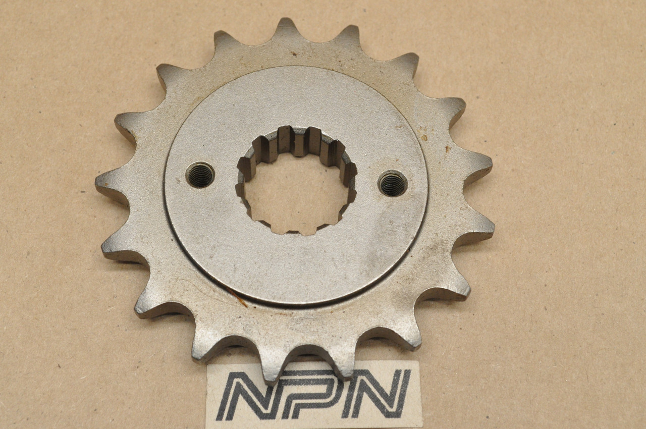 NOS Honda VT750 C VT750CD VT750DC Shadow Drive Sprocket 17T 23801-MBA-000