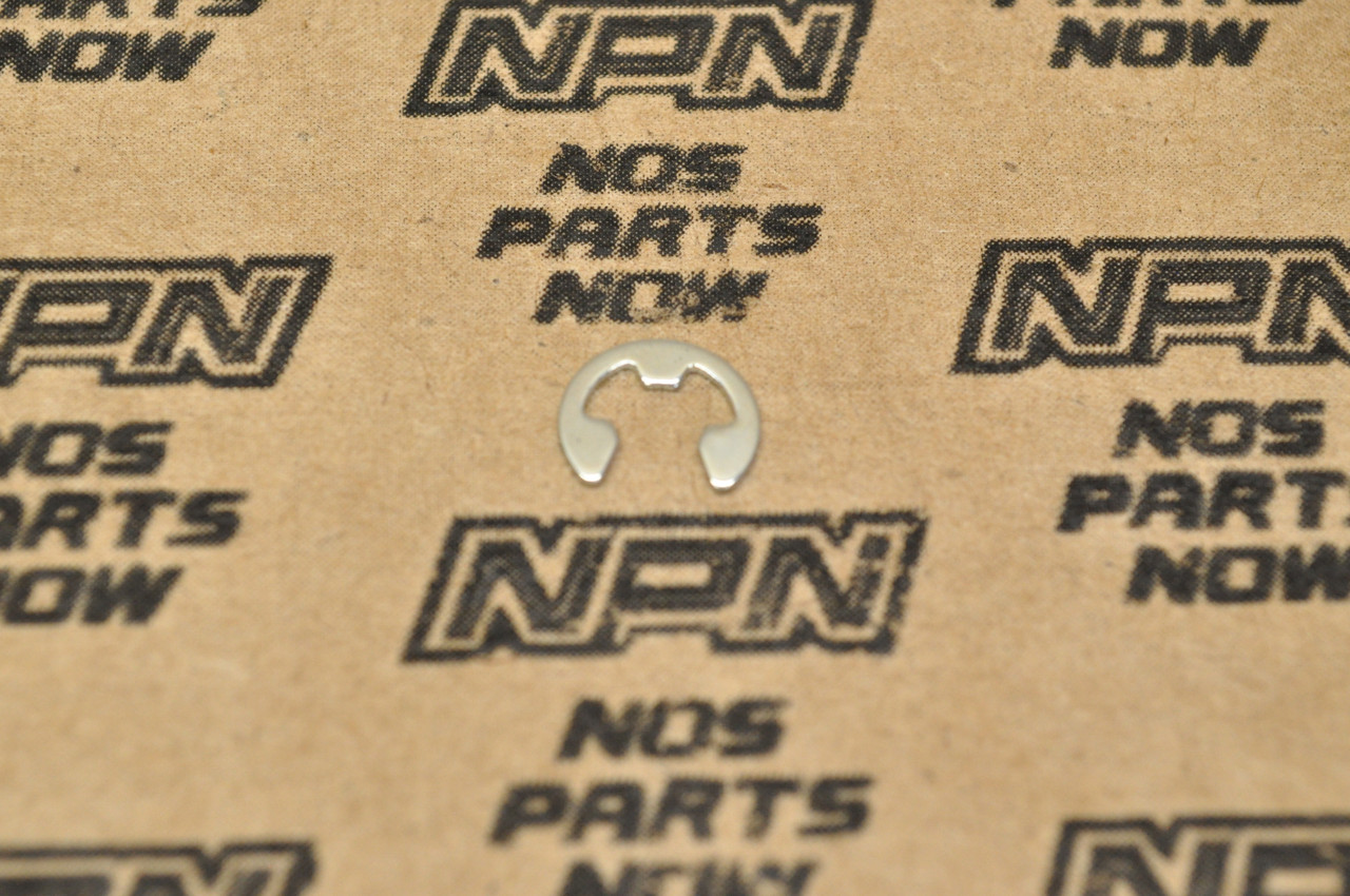 NOS Honda ATC200 E ATC200ES CB500 CB550 CR250 TRX200 Circlip 90601-816-000