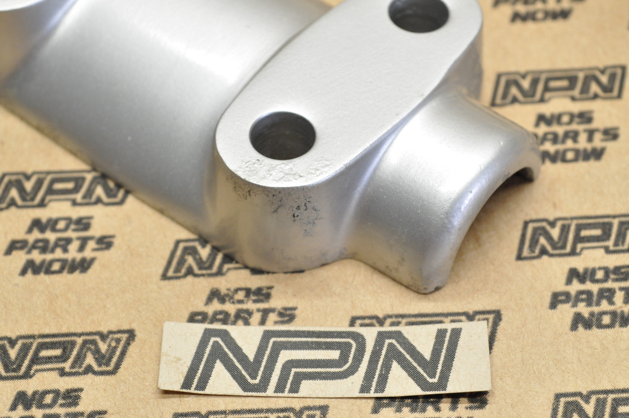 NOS Honda CA95 CA160 Handlebar Upper Holder Top Clamp 53131-203-000