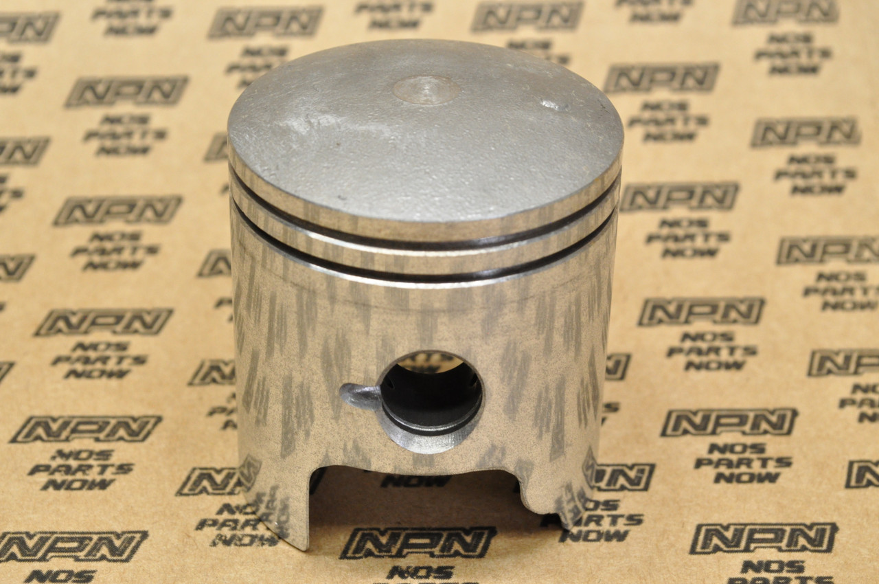 NOS Honda 1974-75 CR125 M Standard Size Piston 13101-360-700