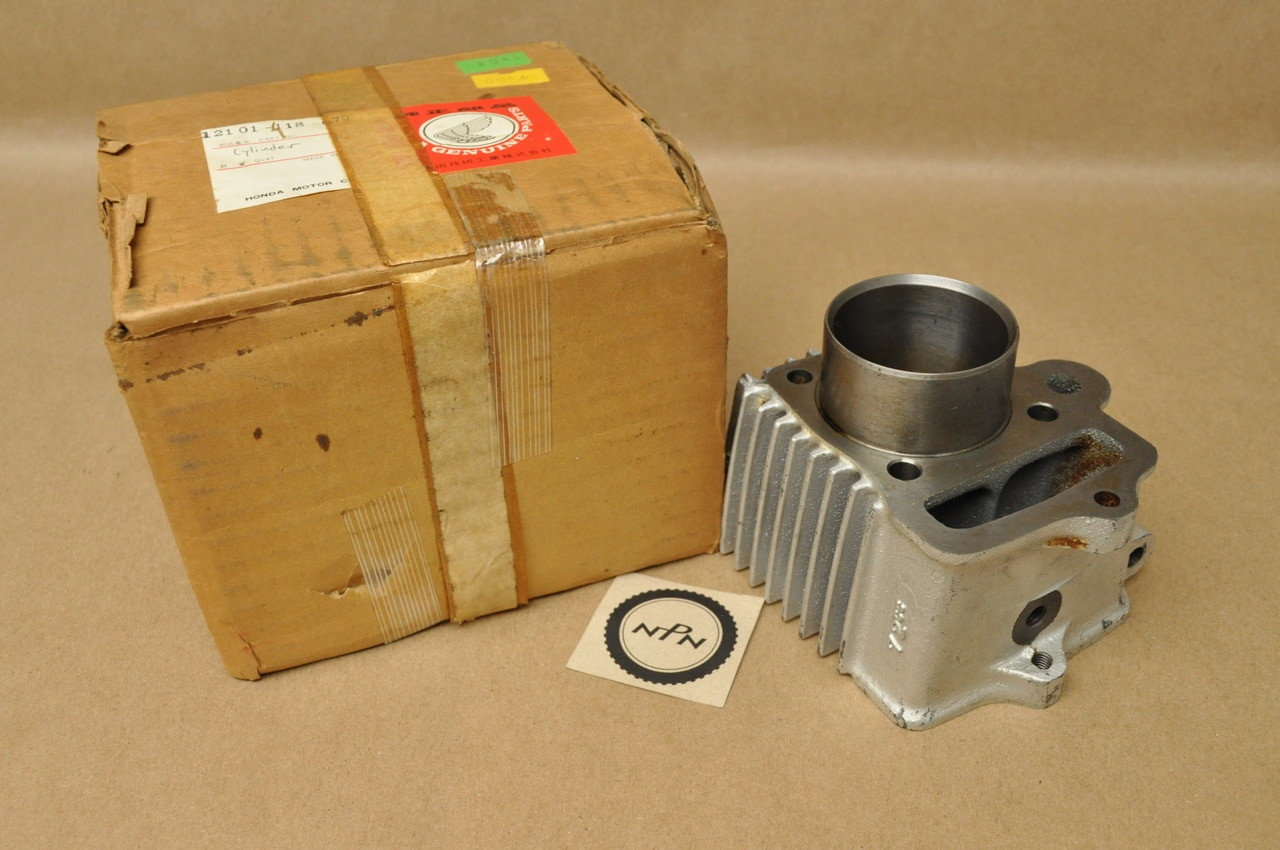 NOS Honda CL70 K0-K3 SL70 K0-K1 XL70 K0-1976 Cylinder Jug 12101-118-670