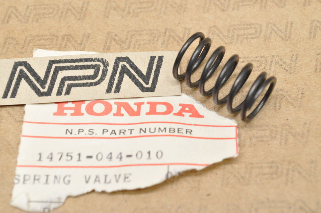 NOS Honda P50 PC50 Valve Spring 14751-044-010
