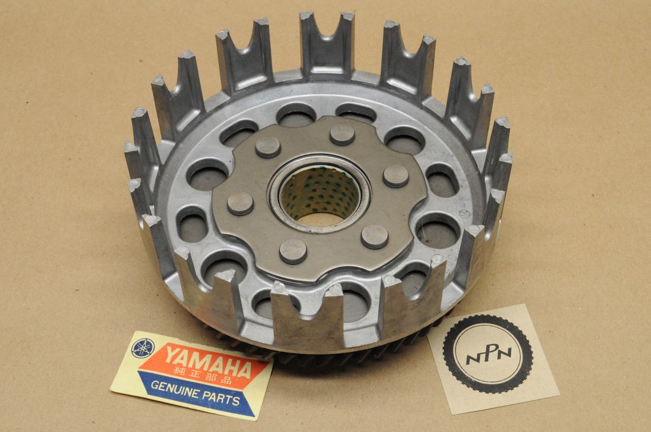 NOS Yamaha IT250 IT400 IT425 YZ250 YZ400 Primary Clutch Basket Gear 2K7
