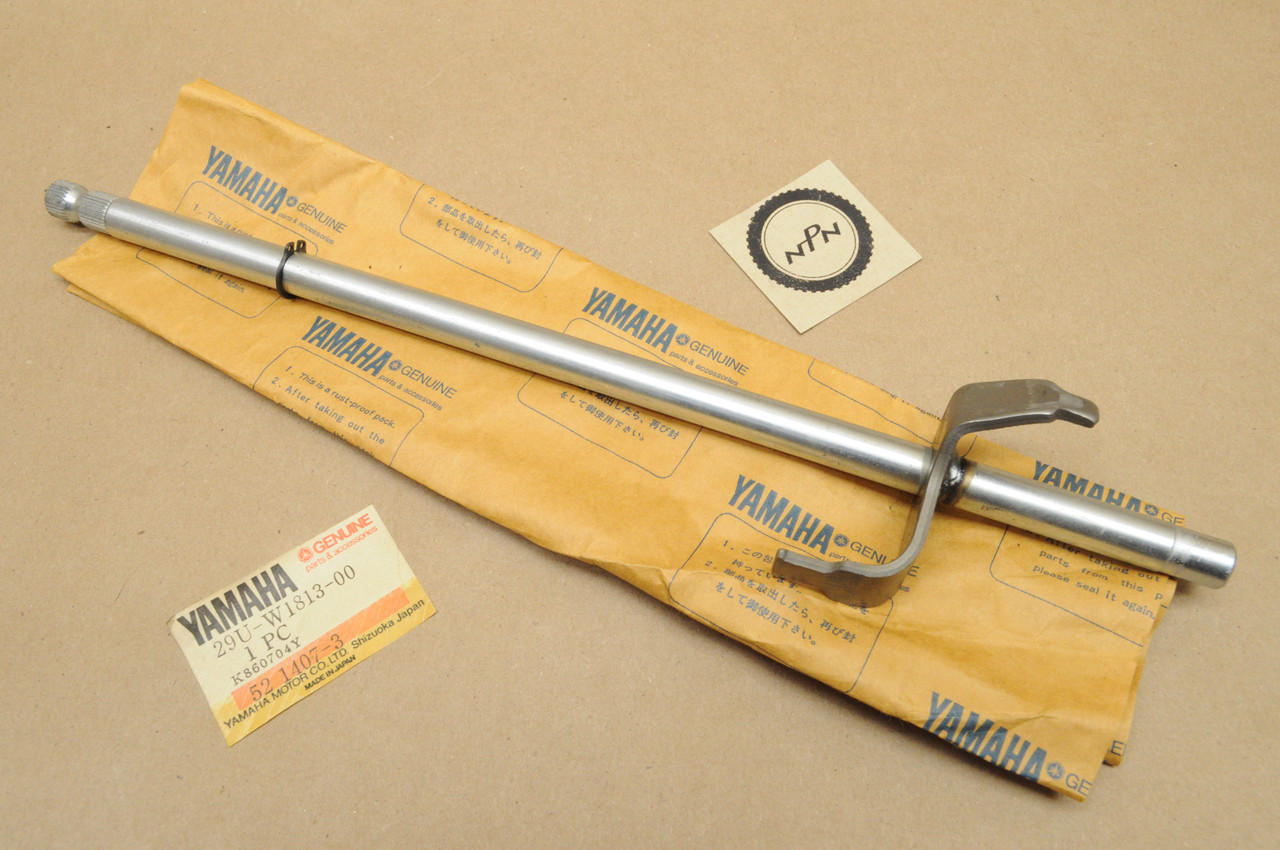 yf① NOS Yamaha YFM200 YFM225 YTM225 Shift Shaft Kit (WIZ CLIP) 29U