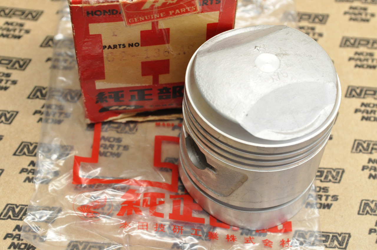 NOS Honda CA72 Piston .75 Oversize 13104-259-010