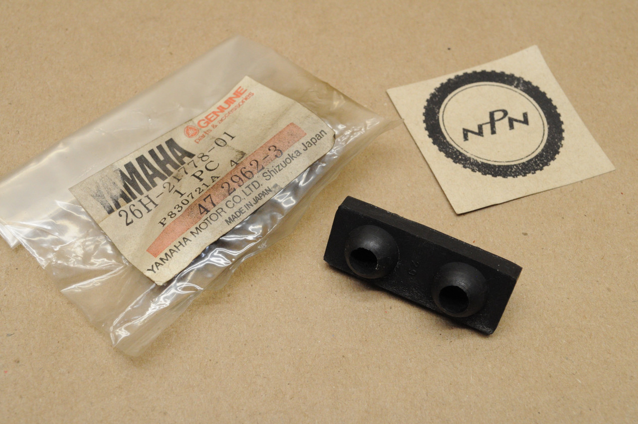 NOS Yamaha 1993 XVZ12 Side Cover Locating Rubber Damper #1 26H-21778-01
