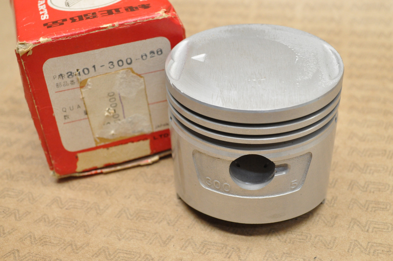 NOS Honda CB750 K0-K2 Standard Size Piston 13101-300-020