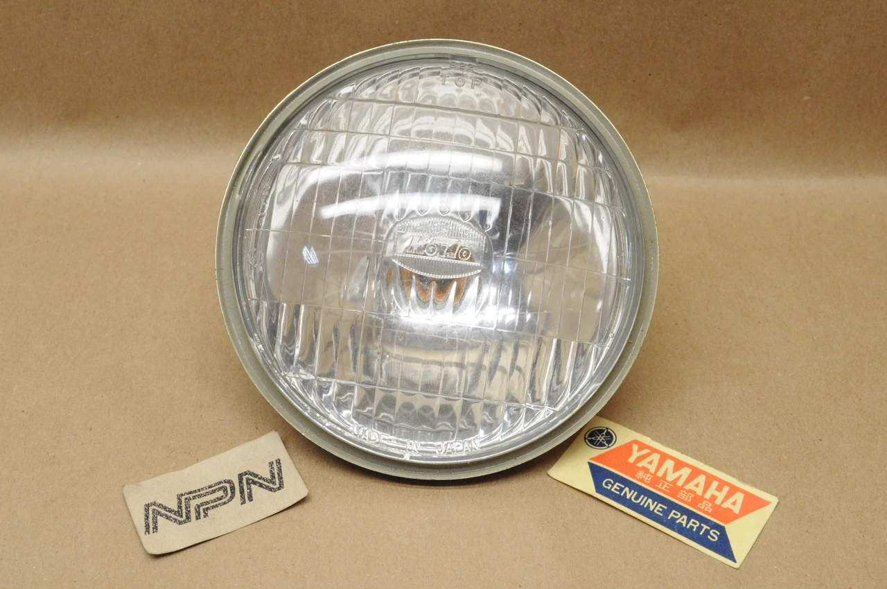 NOS Yamaha DT100 Koito Sealed Beam Head Light Lens 16V 25/25W 437