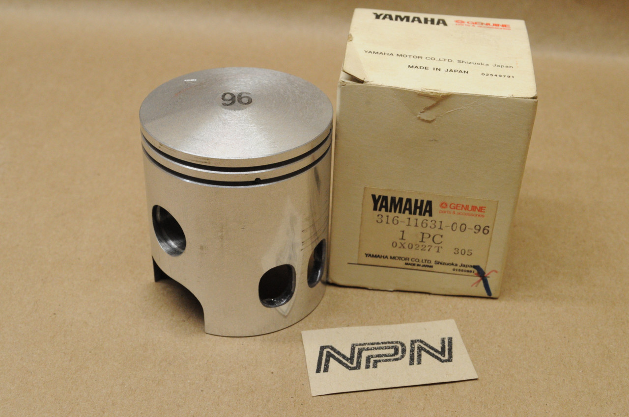 Piston NOS Yamaha AT2 1972 - OEM 316-11631-00 98 - Pièce D'origine Japon - NEUF
