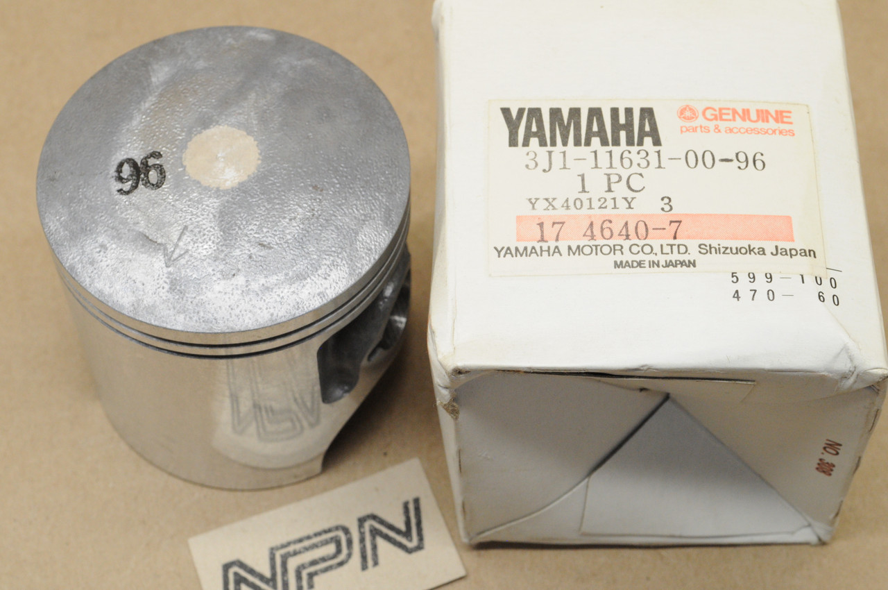 NOS Yamaha 1980-81 DT175 Standard Piston 3J1-11631-00-96