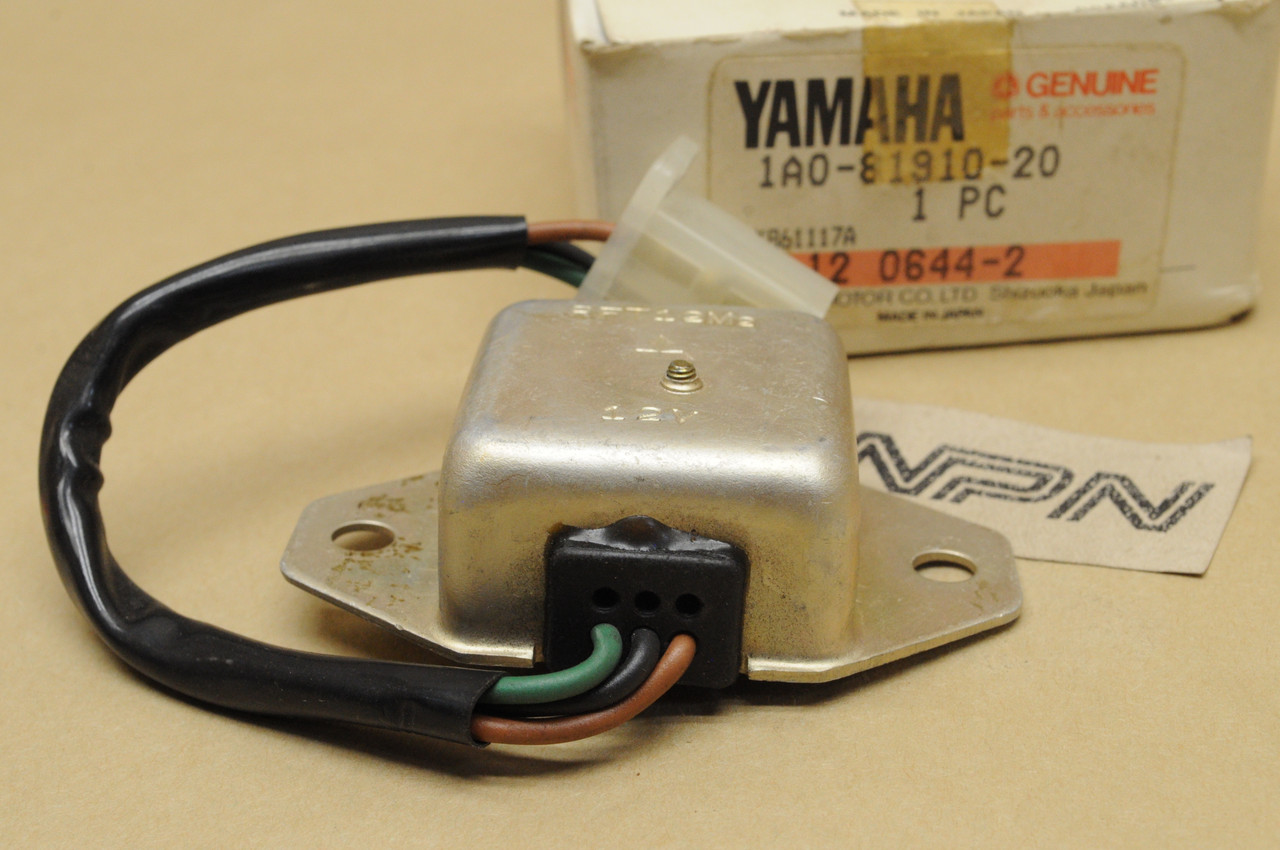 NOS Yamaha 1976-79 RD400 Voltage Regulator 1A0-81910-20