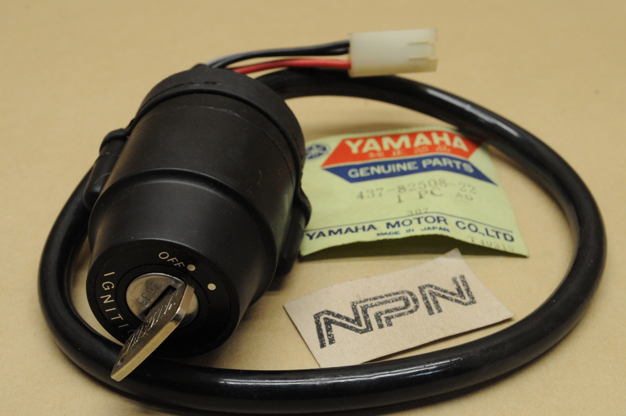 NOS Yamaha DT100 DT175 DT250 DT400 XT250 Ignition Switch & Key 437-82508-22