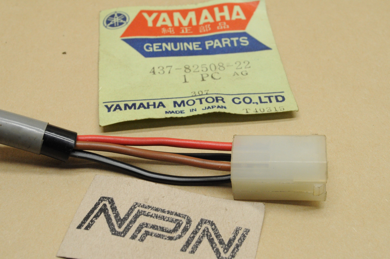 NOS Yamaha DT100 DT175 DT250 DT400 XT250 Ignition Switch & Key 437-82508-22