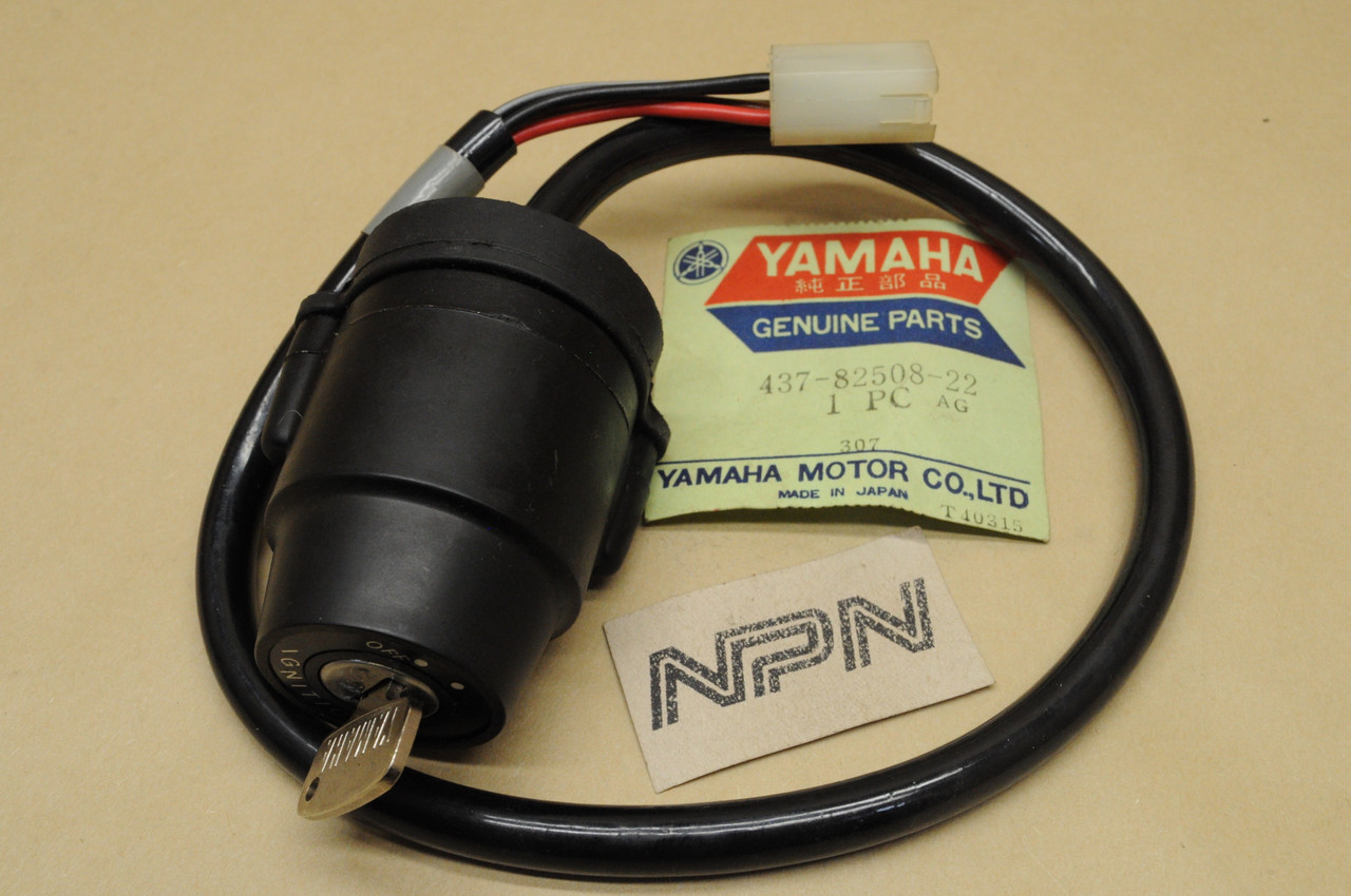NOS Yamaha DT100 DT175 DT250 DT400 XT250 Ignition Switch & Key 437-82508-22