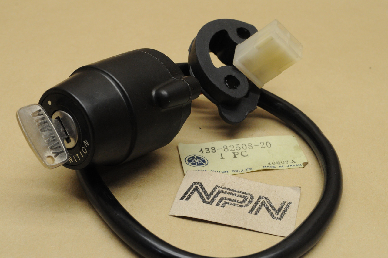 NOS Yamaha 1974 DT250 1974 DT360 Ignition Switch & Key 438-82508-20