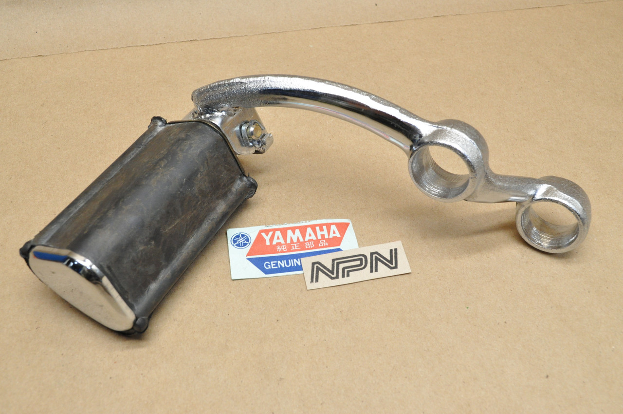 NOS Yamaha XV750 XV920 Virago Right Front Foot Rest Step & Bracket 4X7-27420-00-93