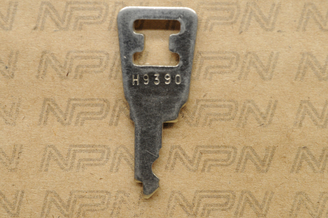 NOS Honda OEM Ignition Switch & Lock Key Ward Cut Double Groove Back H9390