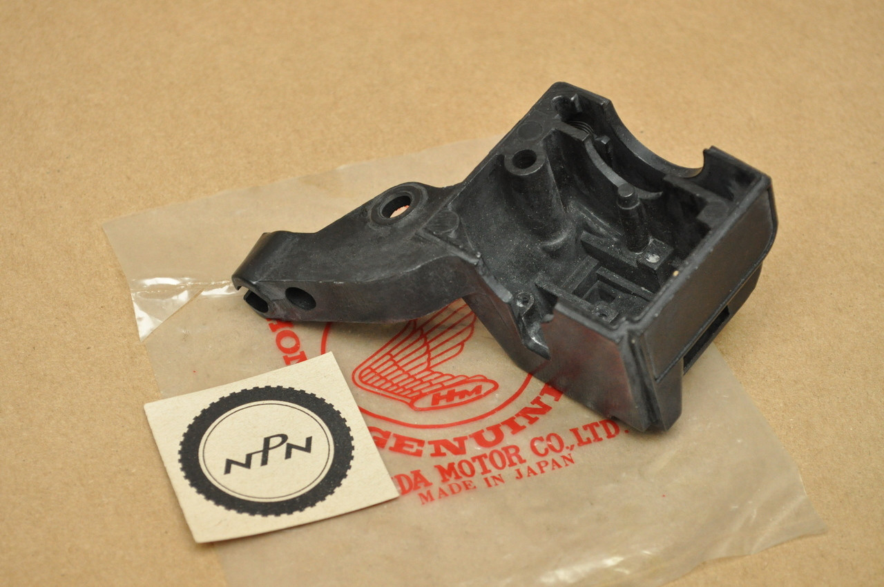 NOS Honda 1985-86 CH250 Elite Lower Throttle Switch Case Lever Perch 35152-KM1-670