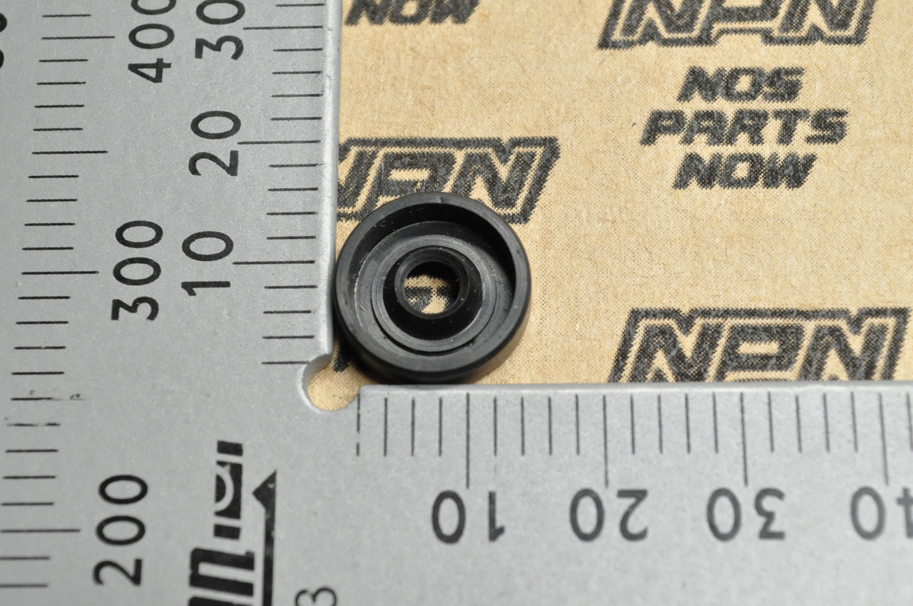 NOS Honda CB350 CB750 CL350 GL1000 MT250 SL350 XL350 THO Oil Seal 91211-286-003