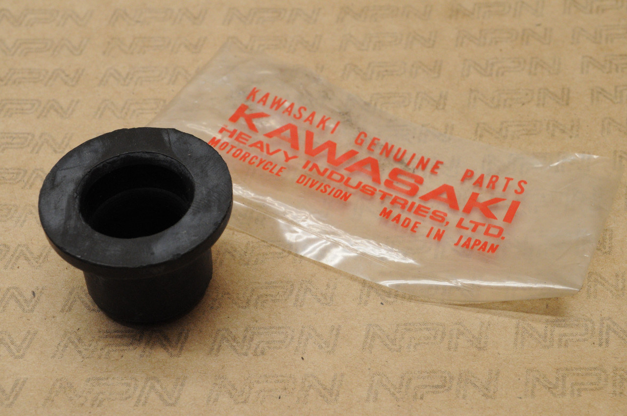 NOS Kawasaki 1978-80 KZ1000 Kickstarter Rubber Plug 92074-037