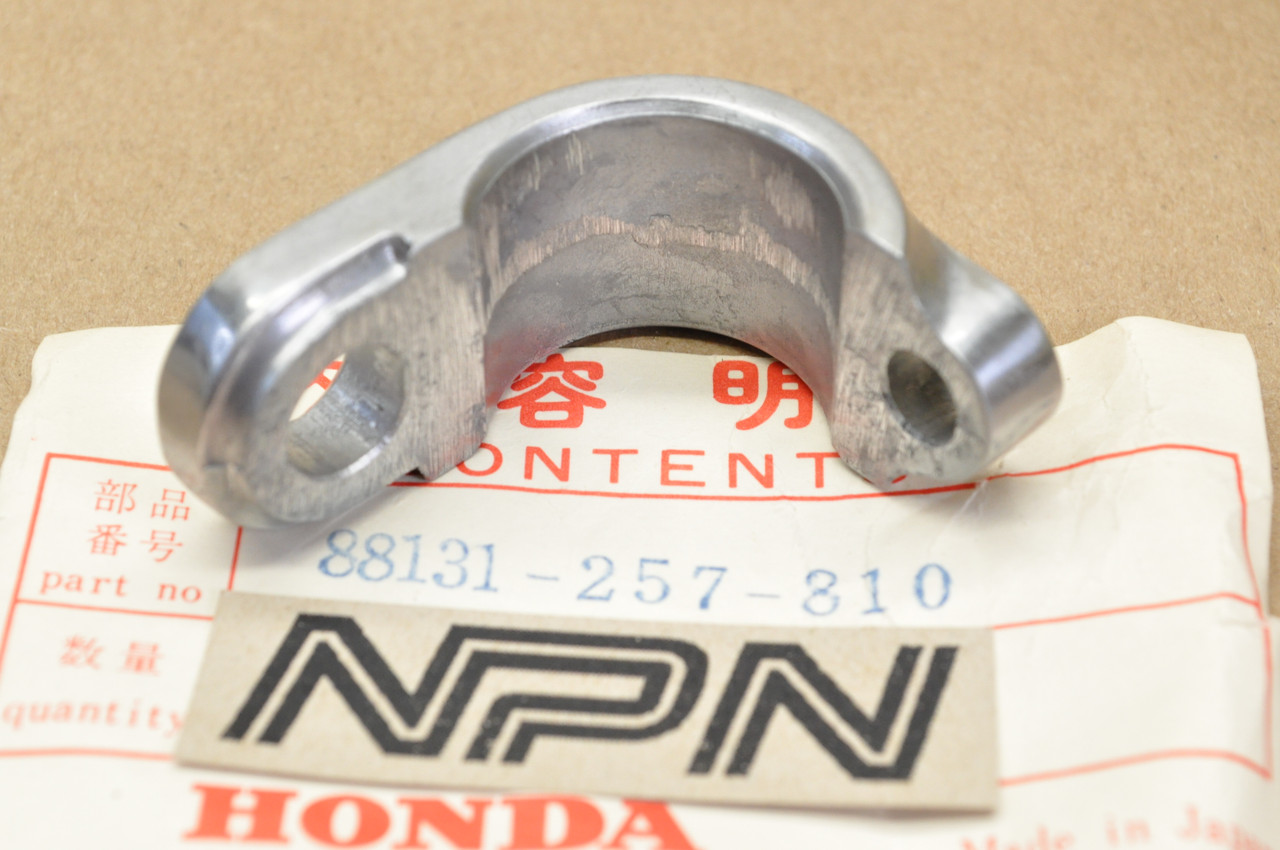 NOS Honda CA72 CA77 CA95 Upper Mirror Bracket 88131-257-810