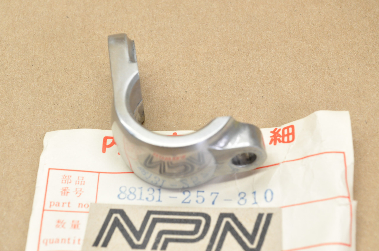 NOS Honda CA72 CA77 CA95 Upper Mirror Bracket 88131-257-810